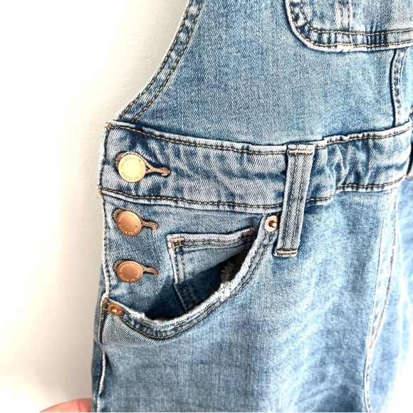 🍑 Universal Thread High-Rise Raw Hem Taper Denim Cropped Overalls Size 2 / 26 - Picture 6 of 15